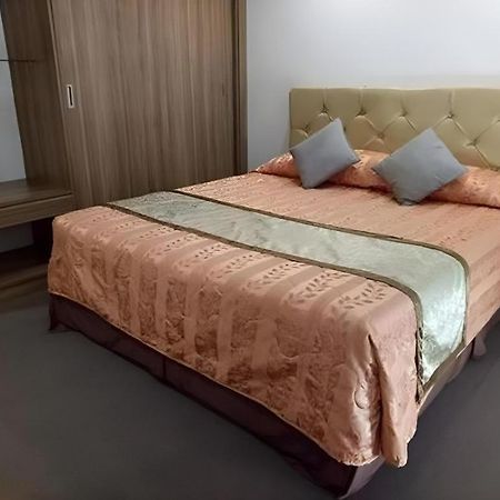 Score Birds Hotel Angeles Ngoại thất bức ảnh